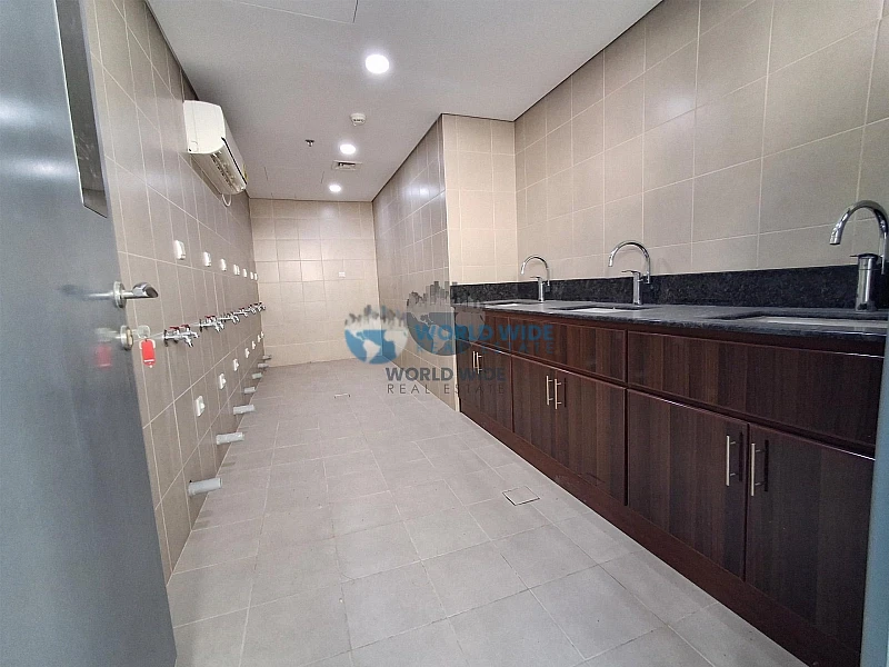 Premium Store/Warehouse with Offices, Showrooms & Accommodation for Rent in Birkat Al Awamer