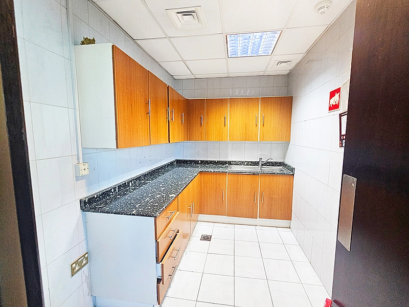 Fully Fitted Floor | Prime location | West Bay