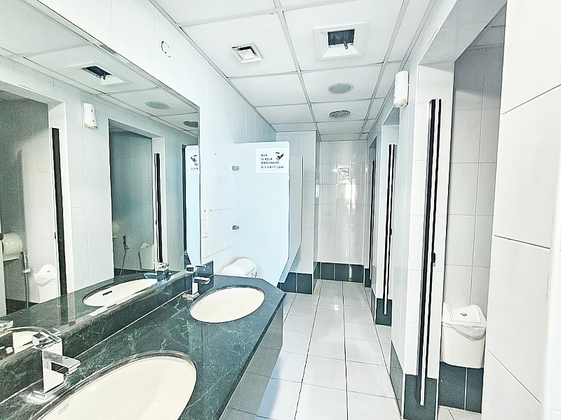 Fully Fitted Floor | Prime location | West Bay