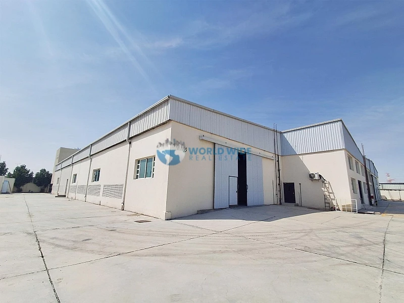 Warehouse for Rent in Birkat Al Awamer