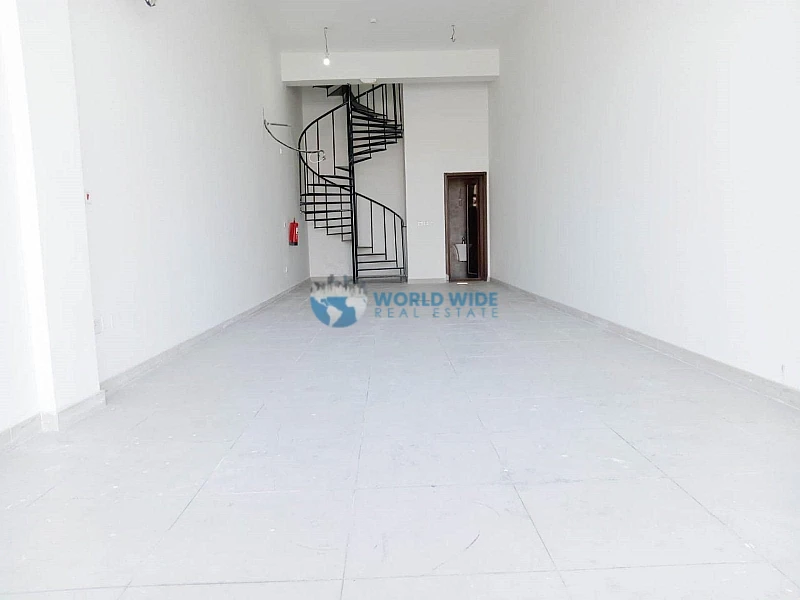 Contemporary Shop for Rent in Prime Location
