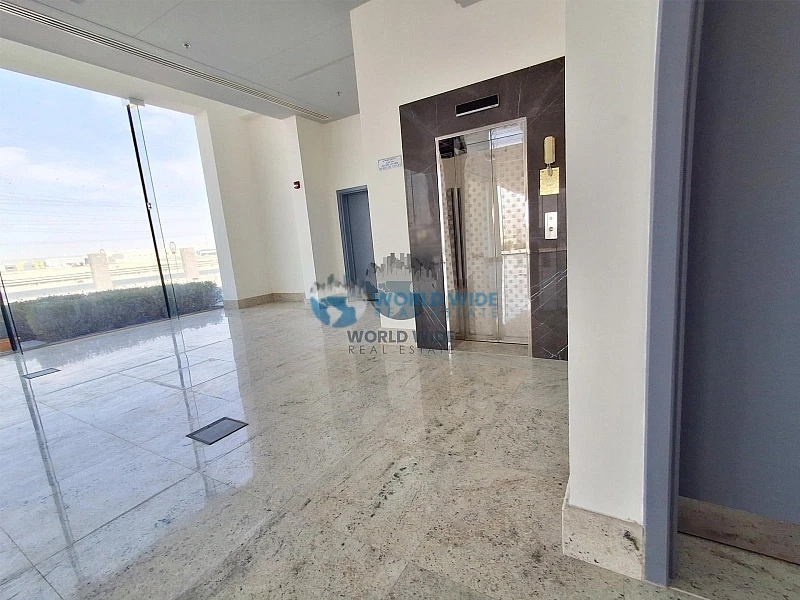 Premium Store/Warehouse with Offices, Showrooms & Accommodation for Rent in Birkat Al Awamer