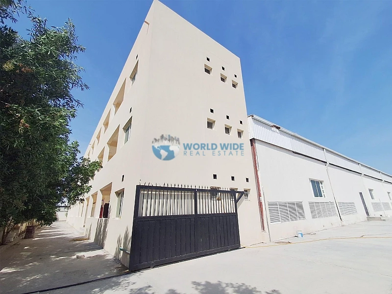 Warehouse for Rent in Birkat Al Awamer