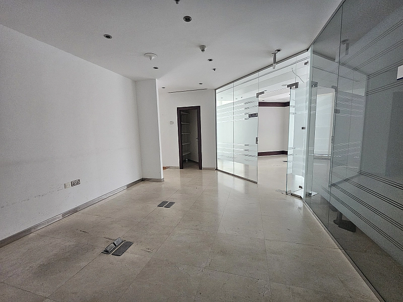 Fully fitted office space for rent in west Bay | Sea view