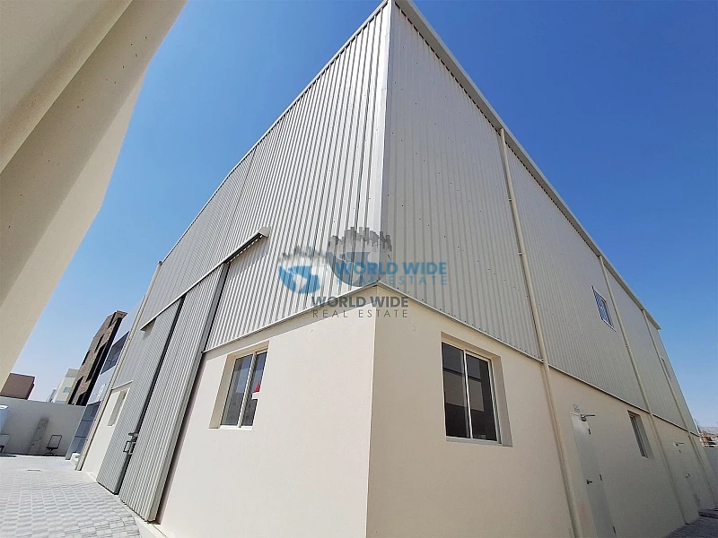 Food Store for Rent in Prime Birkat Al Awamer Location