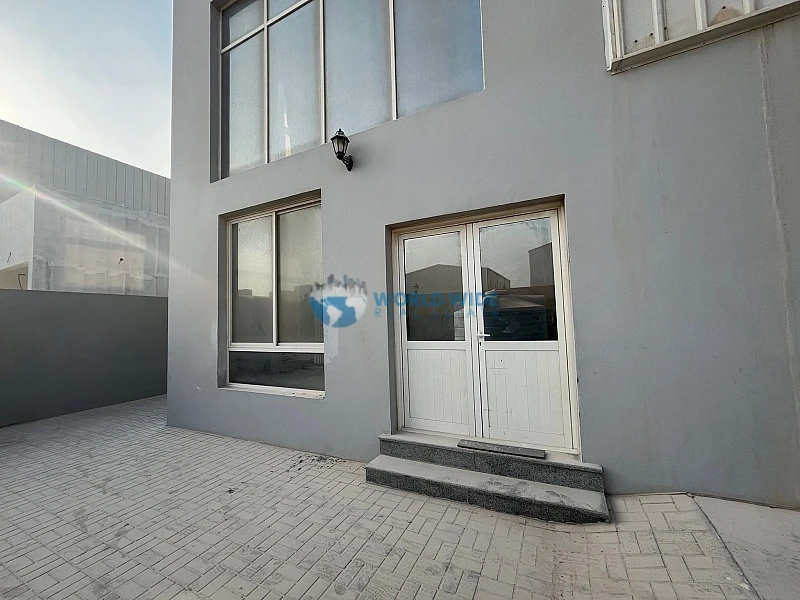 Spacious 1000 SQM Warehouse Available in Birkat al Awamer
