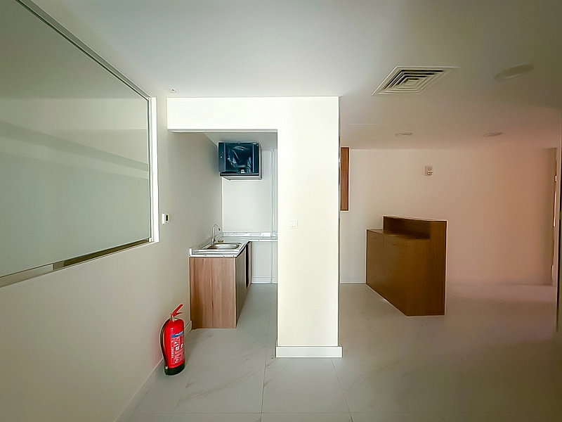 Prime 304 sqm Fully Fitted Office Space Available in Union Tower – Move-In Ready!