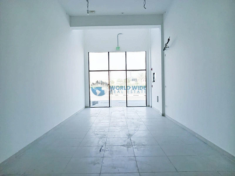 Contemporary Shop for Rent in Prime Location