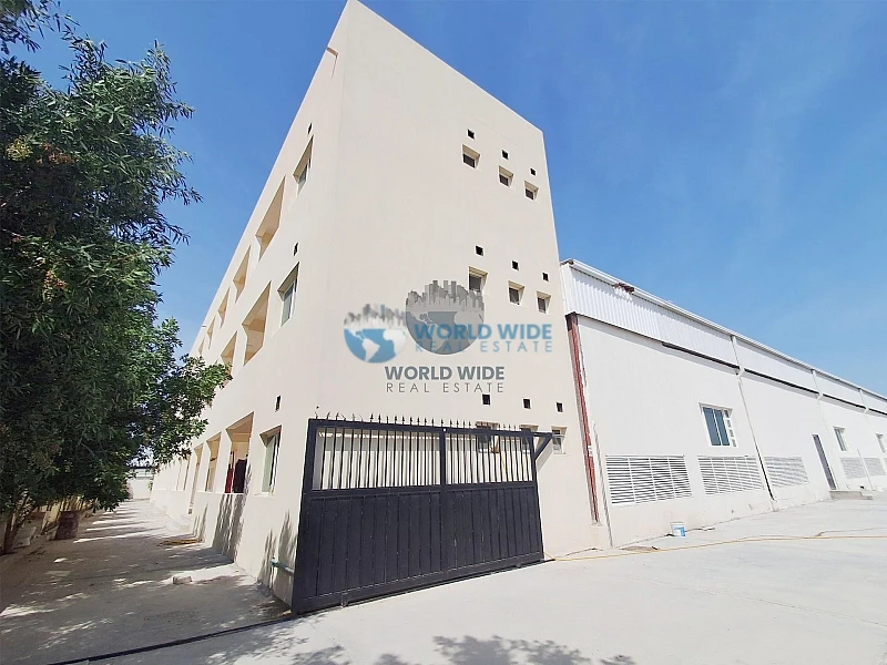 Warehouse with Labor Rooms for Rent in Birkat Al Awamer