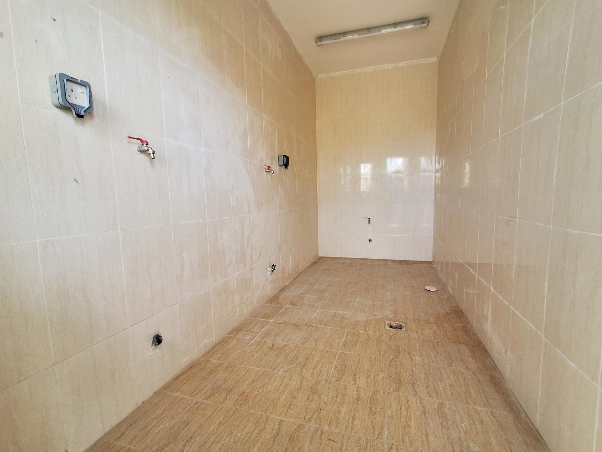 General Store for Rent in Supreme Location
