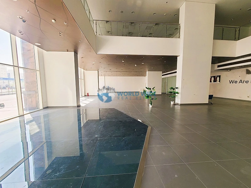 1220 SQM / G+M - Showroom - Prime Location - Lift