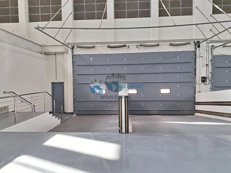 Premium Store/Warehouse with Offices, Showrooms & Accommodation for Rent in Birkat Al Awamer