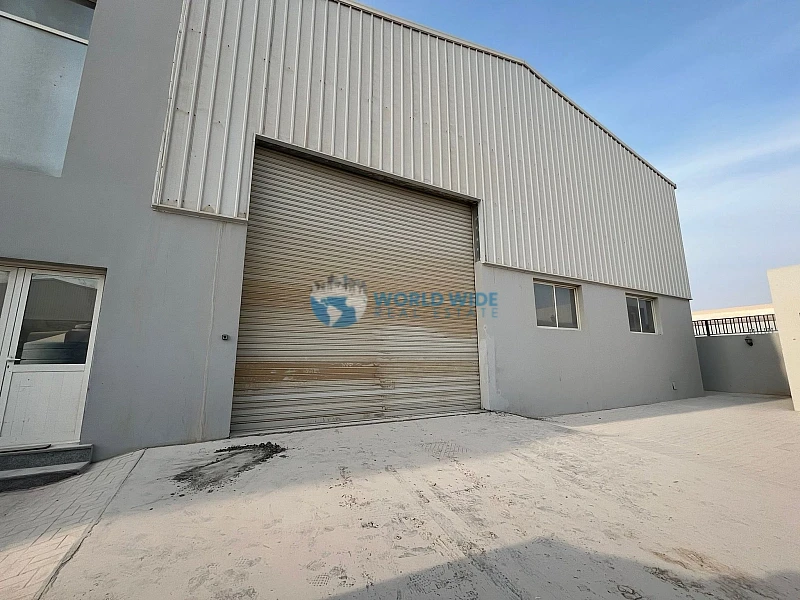 Spacious 1000 SQM Warehouse Available in Birkat al Awamer