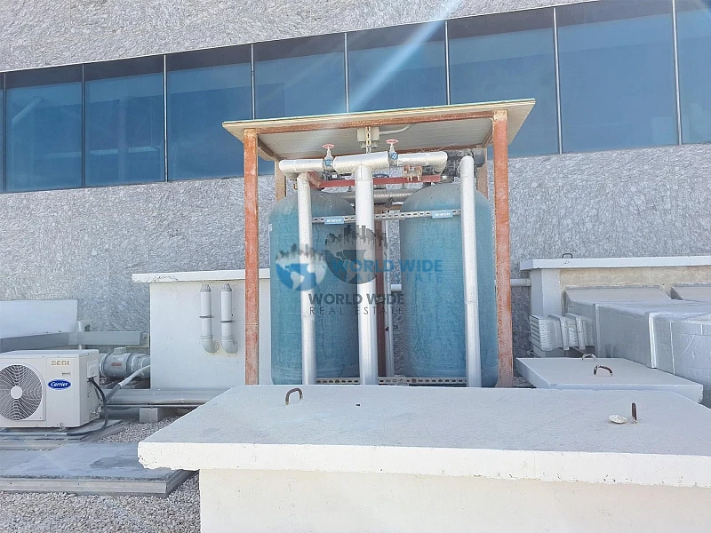 Premium Store/Warehouse with Offices, Showrooms & Accommodation for Rent in Birkat Al Awamer