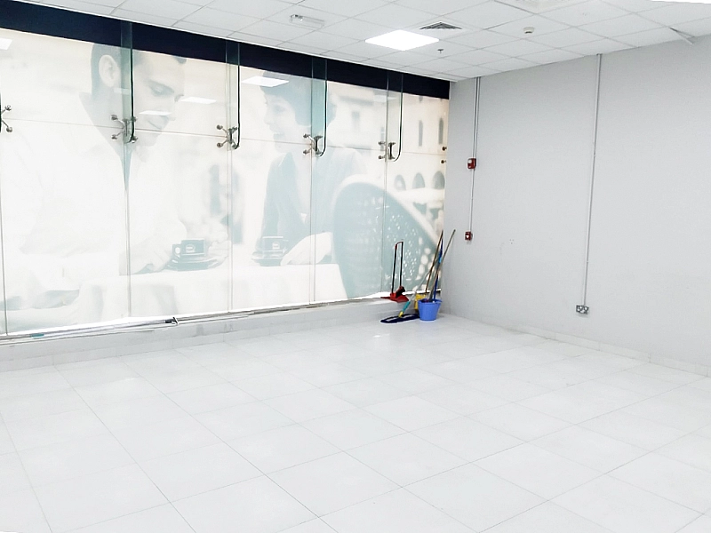 Spacious 187 Sqm Shop – Ideal for Restaurant or Café