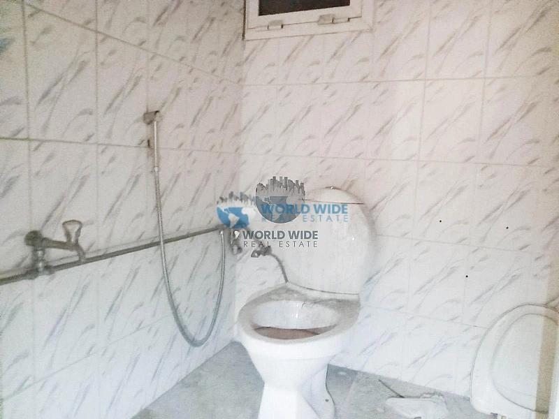 Versatile Commercial Space with Mezzanine For Rent