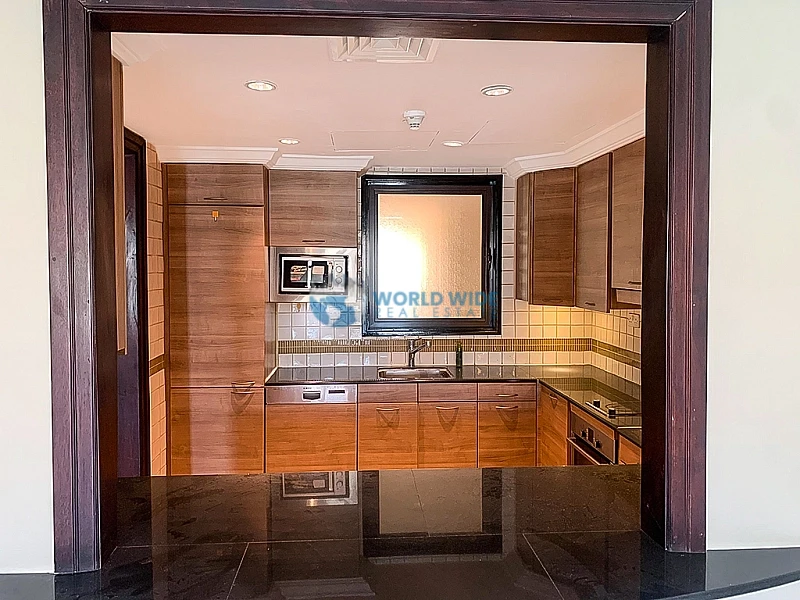 Stunning 1‑BHK Fully Fitted Apt with Porto Arabia Water View