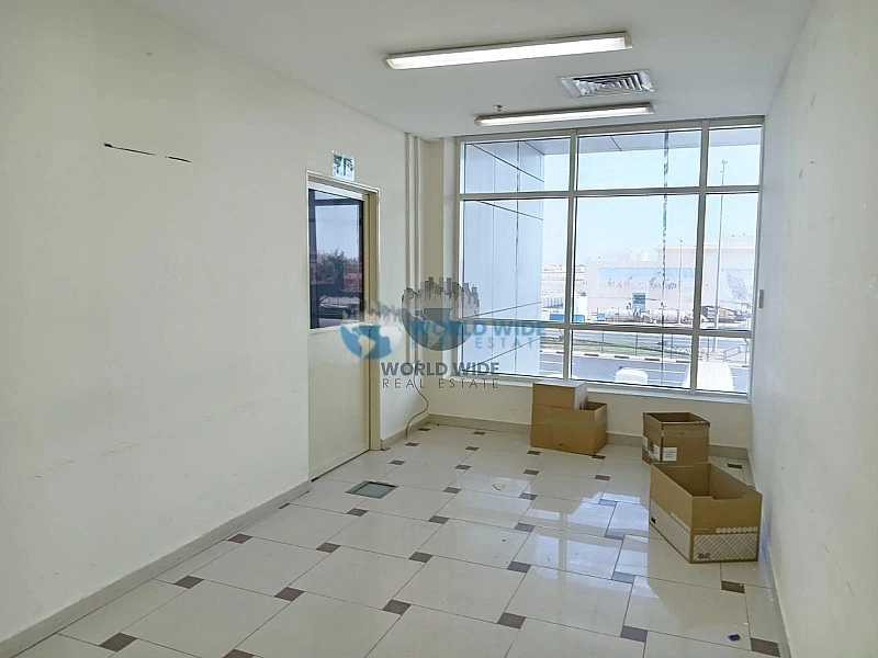 Workspace in Stylish Partitions - Umm Ghuwalina