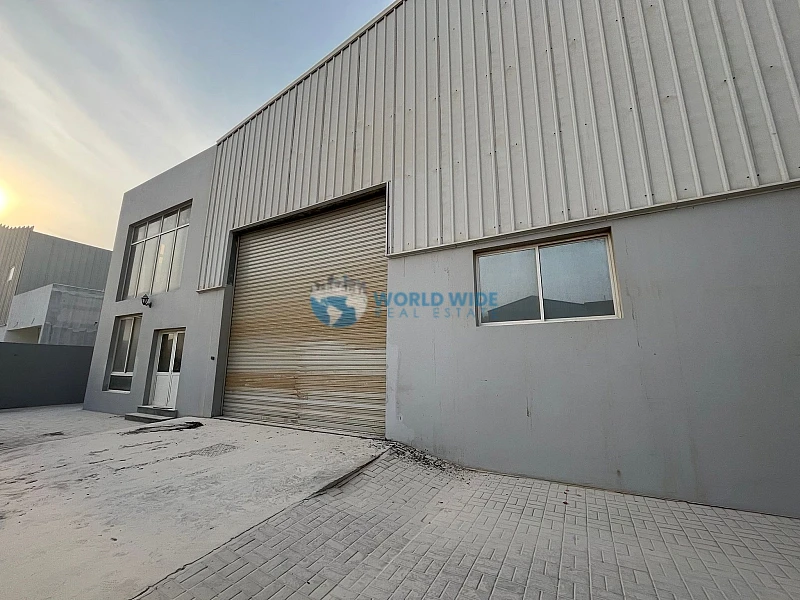 Spacious 1000 SQM Warehouse Available in Birkat al Awamer