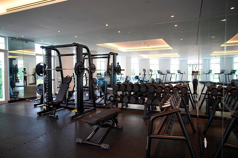 Spacious 2 Bedroom Apartment with Balconies