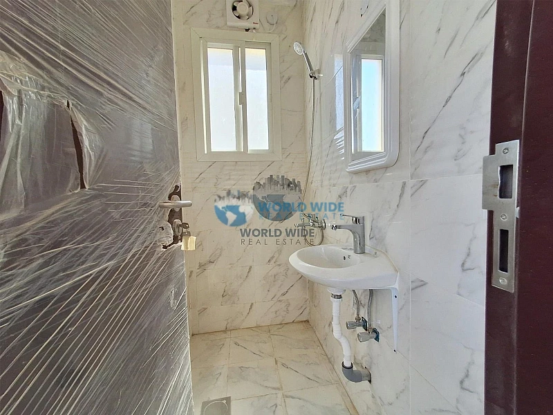 Automobile Workshop for Rent in Birkat Al Awamer