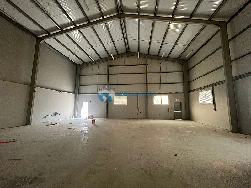 Spacious 1000 SQM Warehouse Available in Birkat al Awamer