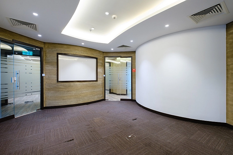Well-Located Business Space in Old Salata – National Museum