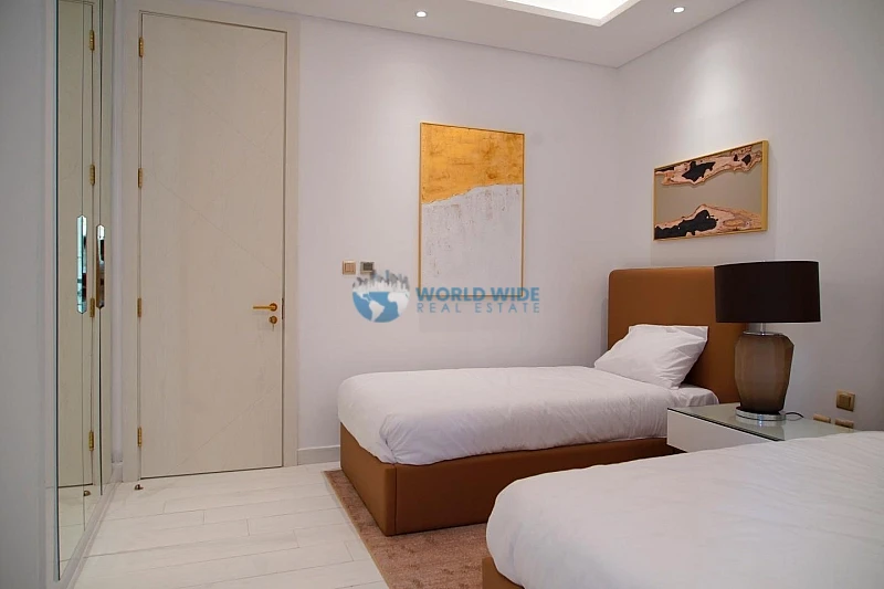 Spacious 2 Bedroom Apartment with Balconies