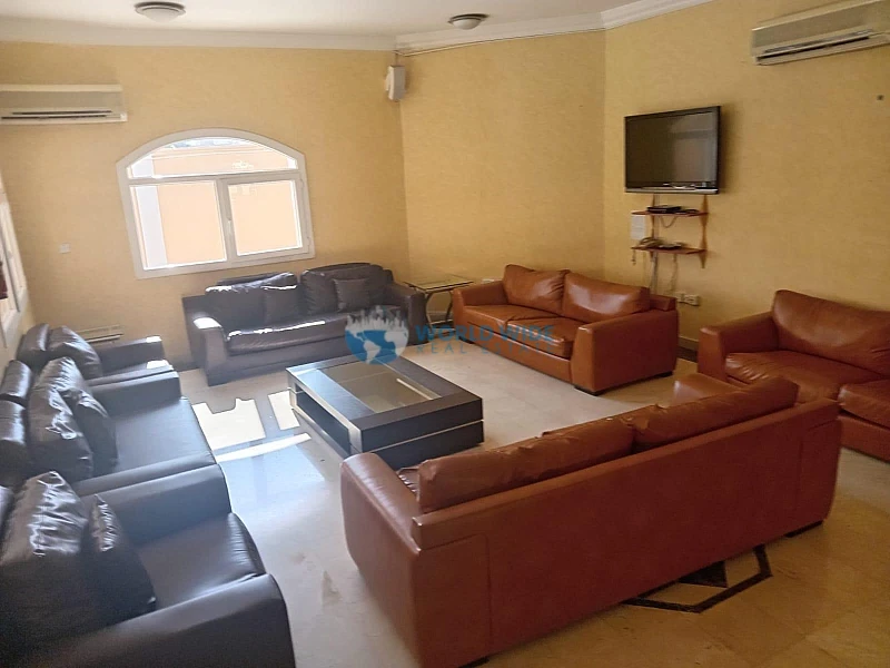 Charming 2-Bedroom Ground Floor Villa - Abo Hamour
