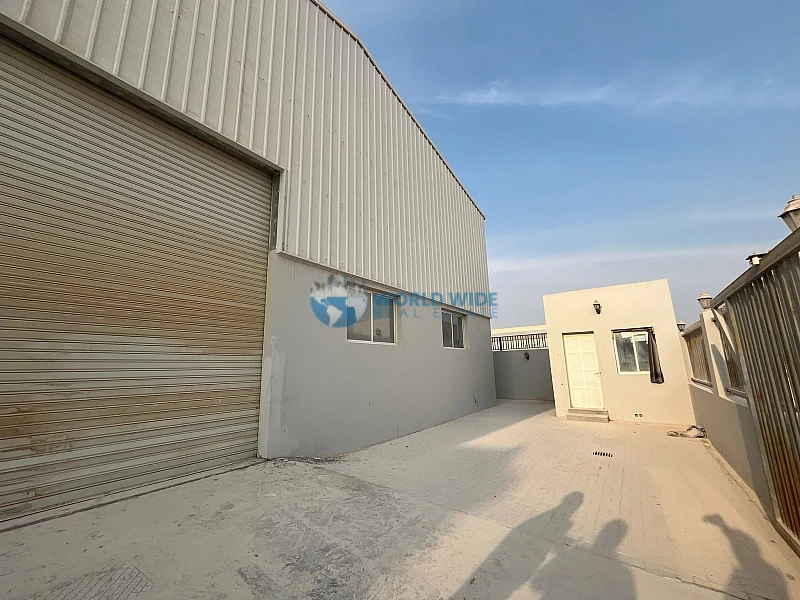Spacious 1000 SQM Warehouse Available in Birkat al Awamer
