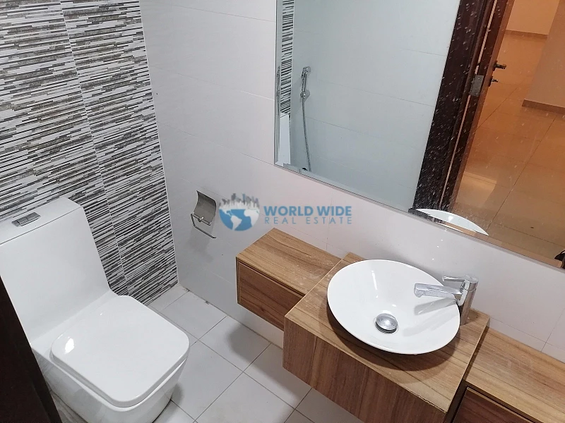 5 beds Villa for rent -Al Hilal-Gym and Pool