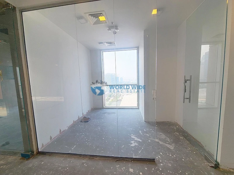 Office With Glass Partition - Lusail Marina