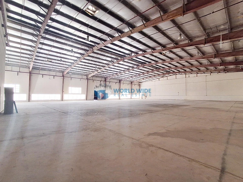 Warehouse for Rent in Birkat Al Awamer
