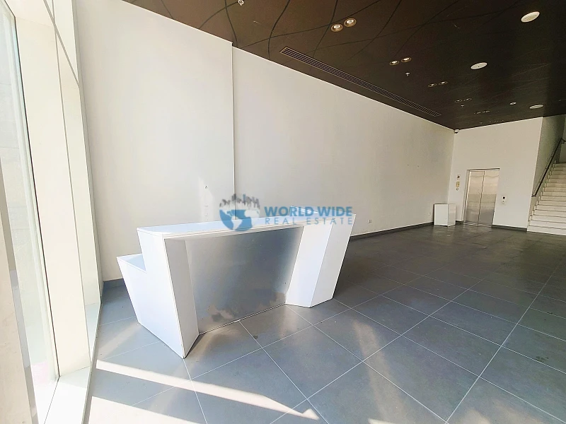 1220 SQM / G+M - Showroom - Prime Location - Lift