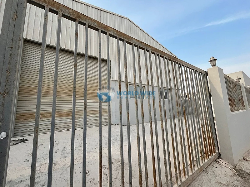 Spacious 1000 SQM Warehouse Available in Birkat al Awamer
