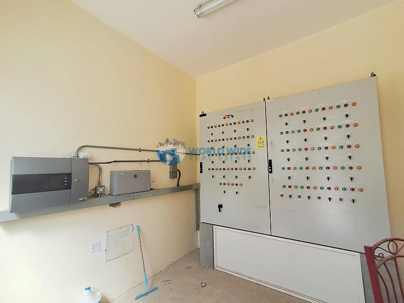 Warehouse for Rent in Birkat Al Awamer