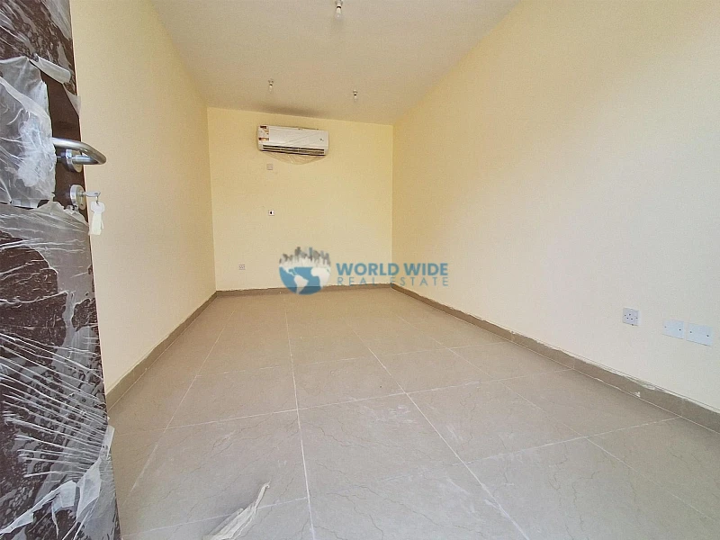 Automobile Workshop for Rent in Birkat Al Awamer