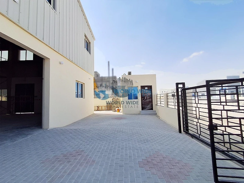 Automobile Workshop for Rent in Birkat Al Awamer