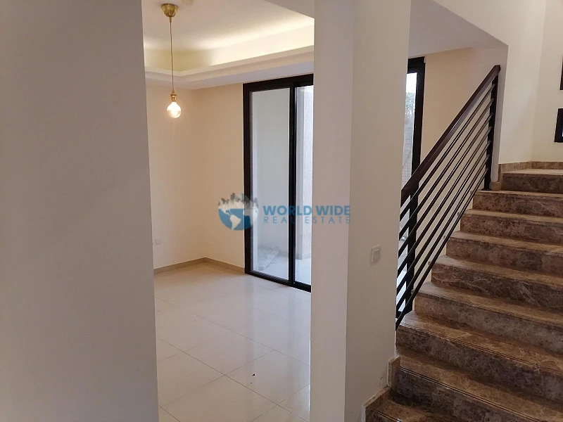 5 beds Villa for rent -Al Hilal-Gym and Pool