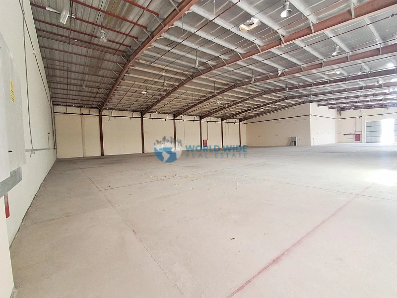 Warehouse for Rent in Birkat Al Awamer