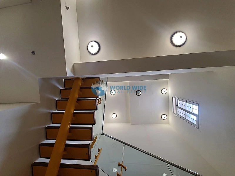 3 bedroom duplex apartment for rent in Fox Hills