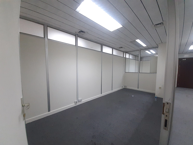 186 SQM SEMI-FITTED OFFICE FOR RENT – 1 MONTH FREE!
