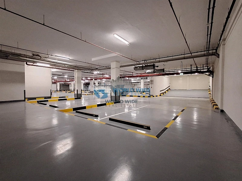 Premium Store/Warehouse with Offices, Showrooms & Accommodation for Rent in Birkat Al Awamer