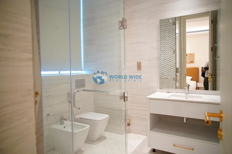 Spacious 2 Bedroom Apartment with Balconies