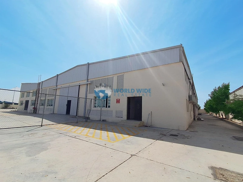 Warehouse for Rent in Birkat Al Awamer