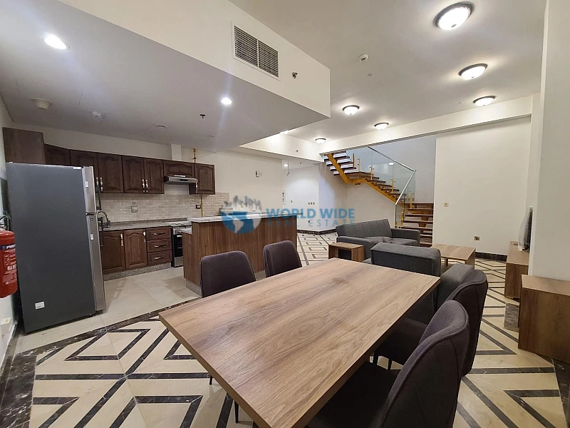 3 bedroom duplex apartment for rent in Fox Hills