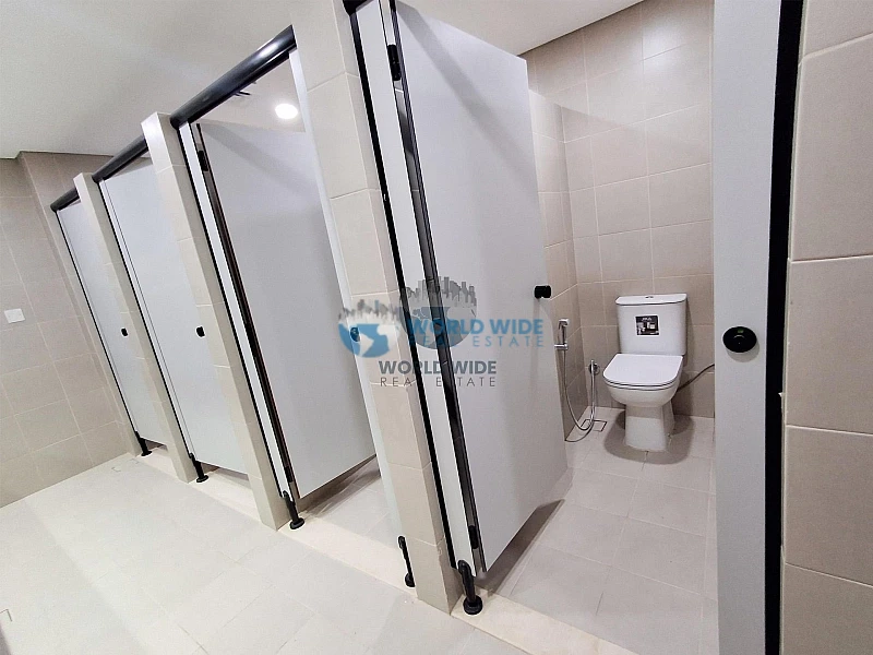 Premium Store/Warehouse with Offices, Showrooms & Accommodation for Rent in Birkat Al Awamer