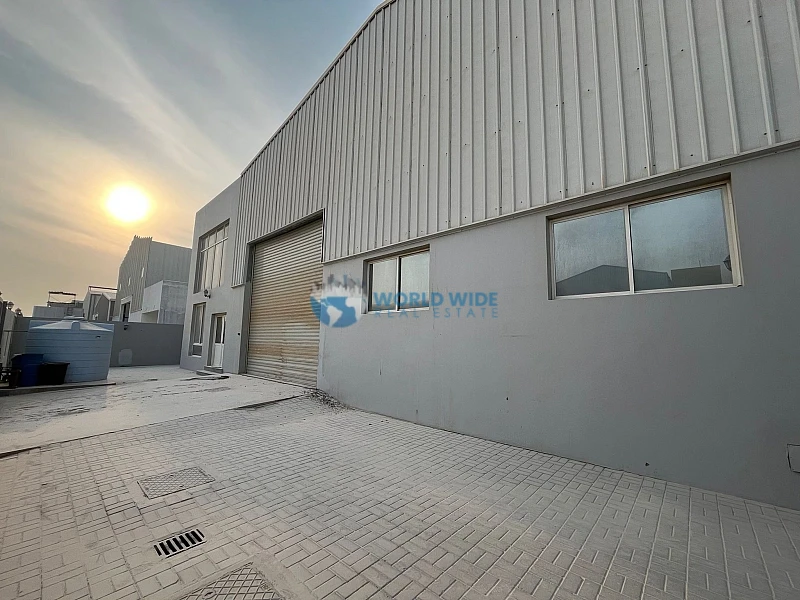 Spacious 1000 SQM Warehouse Available in Birkat al Awamer