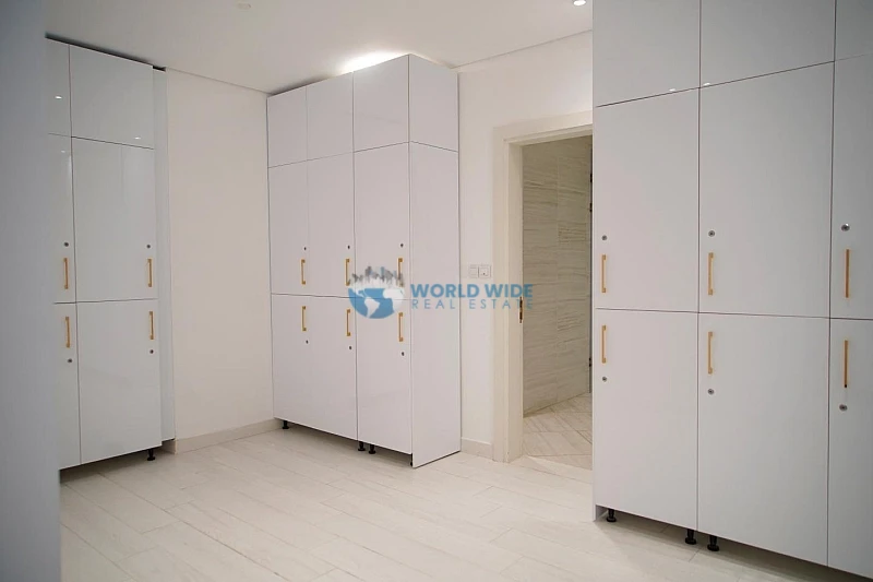 Spacious 2 Bedroom Apartment with Balconies