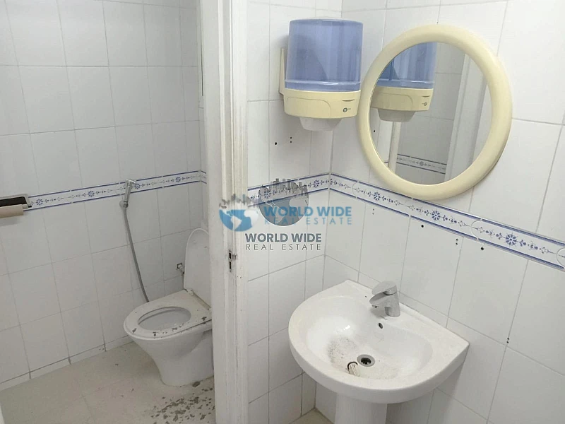 Workspace in Stylish Partitions - Umm Ghuwalina